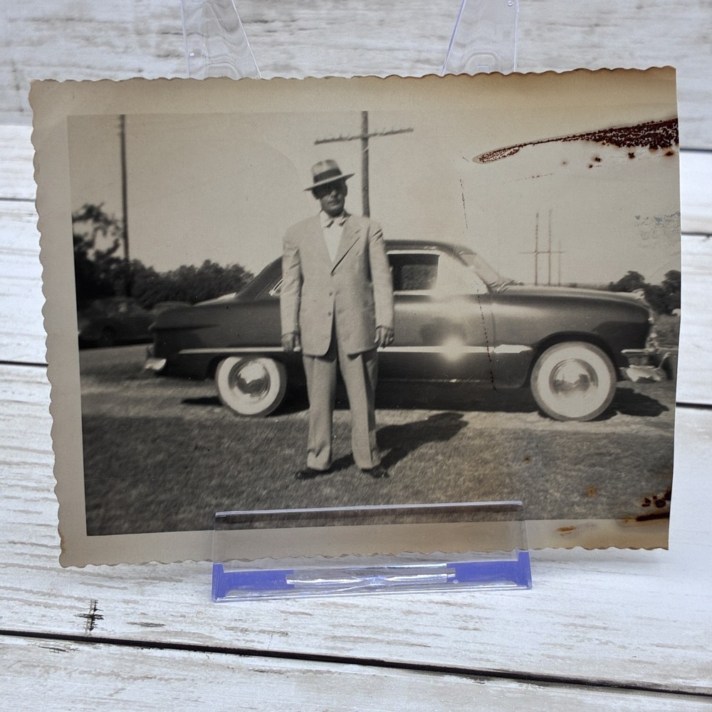 Vintage 1940s-50s Photo Man in Suit Hat Posing with Classic Car Deckled Edge
